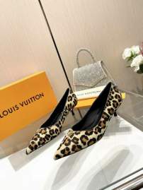 Picture of Louis Vuitton Shoes _SKULVsz35-414cmmnf038213601
